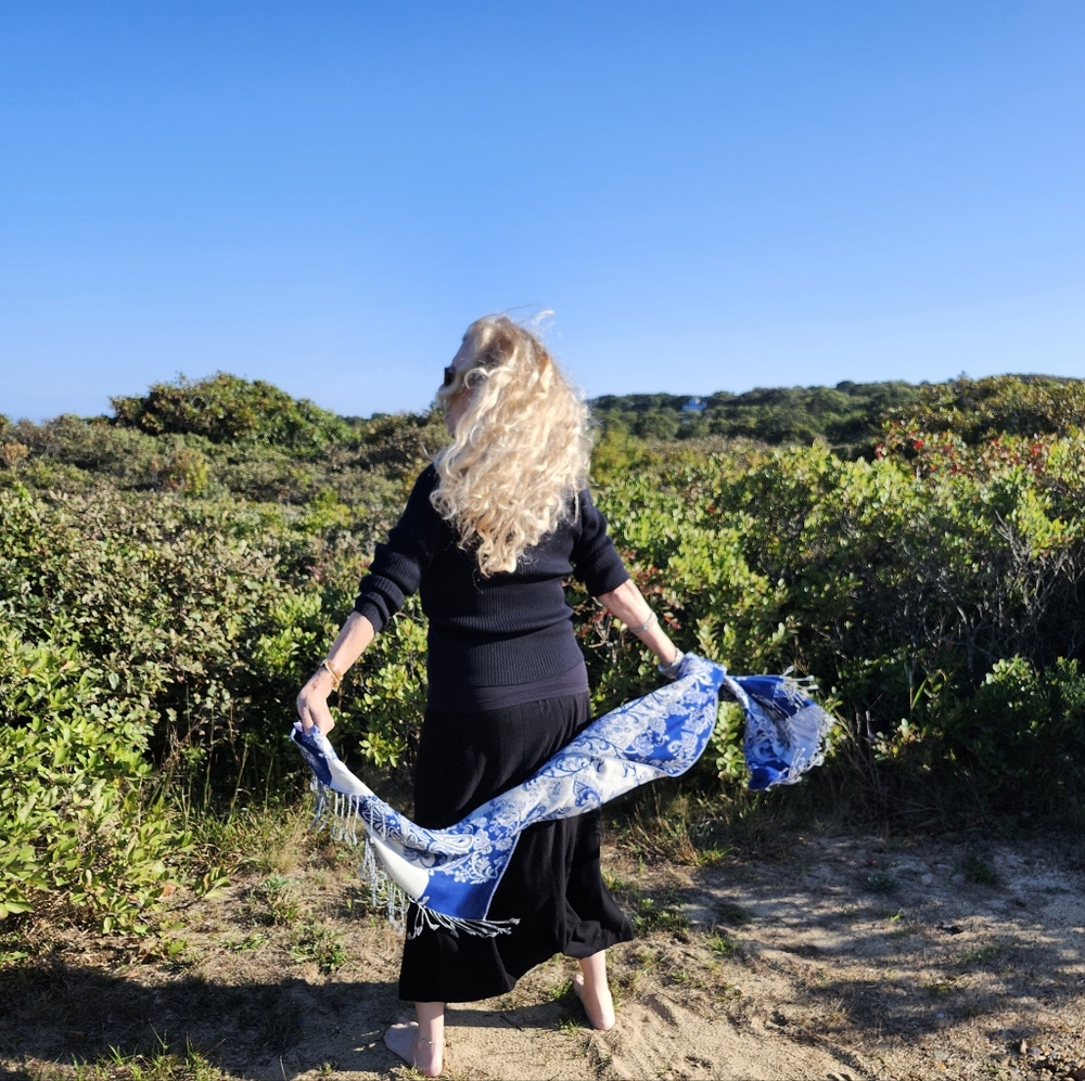 Pure & Woven Stunning Cashmere and Silk Ex Condition Blue Paisley Wrap, $48 - Picture 7 of 13